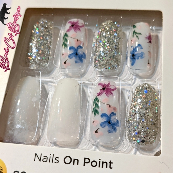 Voguish Fantasy Gel Nails - Picture 2 of 11